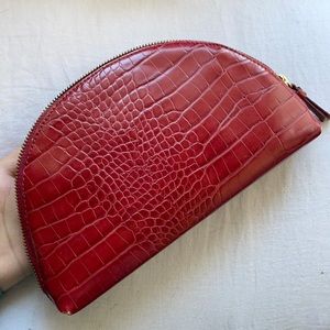 Red clutch